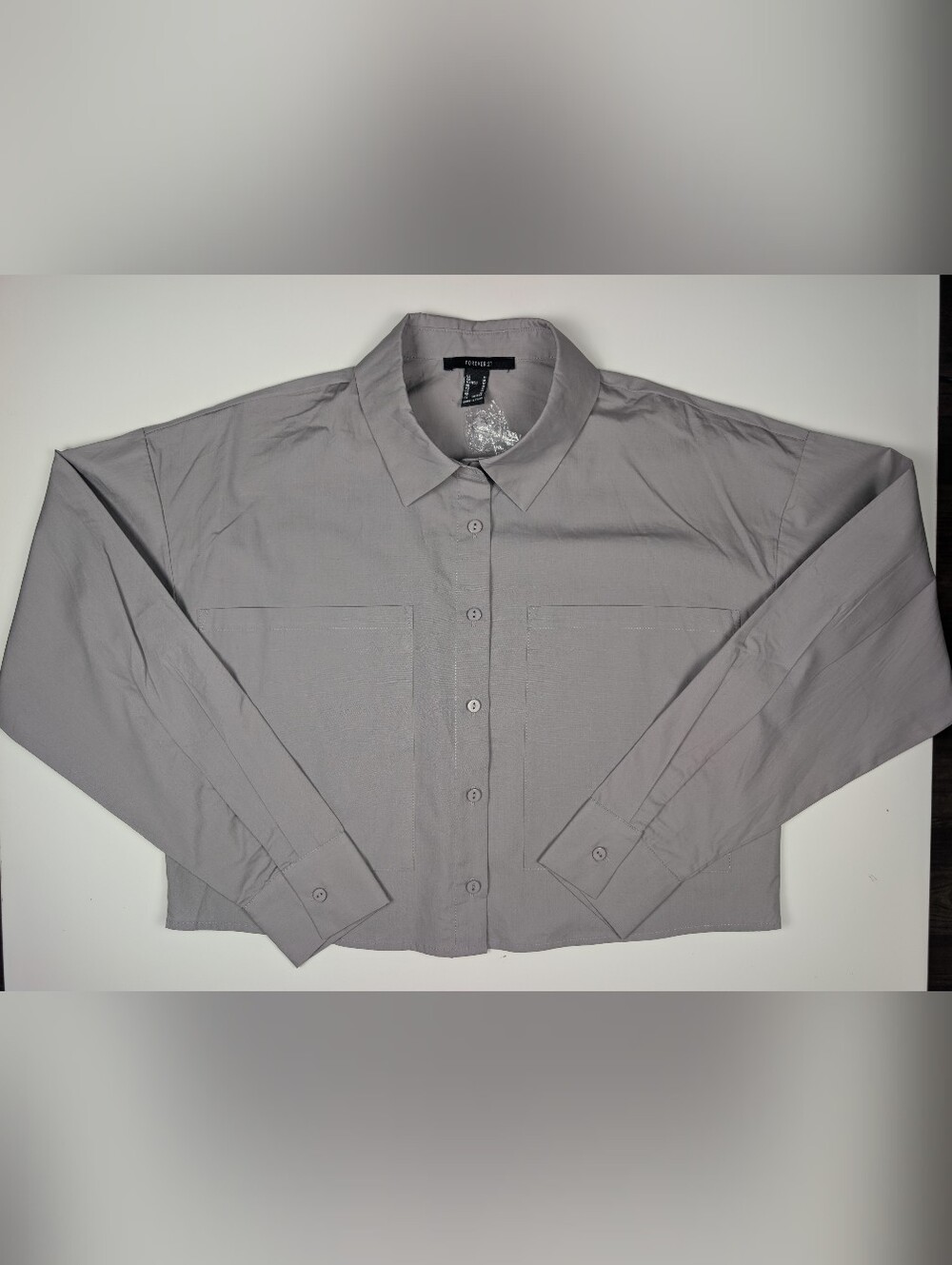Forever 21 Womens M Grey Utility Shirt Cropped Boxy Pocket Long Sleeve NWOT